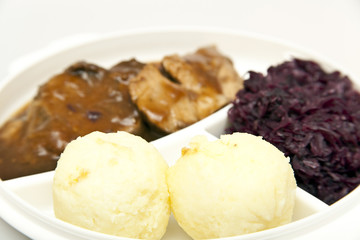 Klöße, Braten und Rotkraut