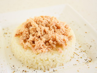 riz blanc au thon, entrée froide