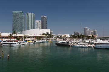 Fototapeta na wymiar Marina w Miami Floride