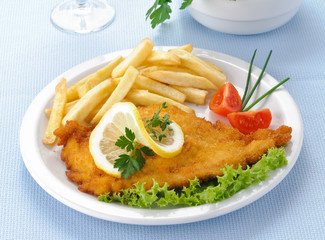 Cotoletta di pollo con patatine