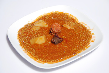 PLATO DE LENTEJAS. PLATO TÍPICO ANDALUZ