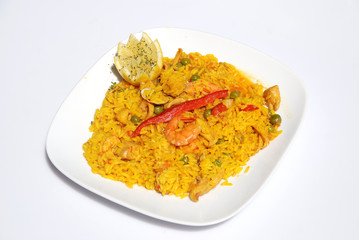 TÍPICA COMIDA ESPAÑOLA, PAELLA VALENCIANA. ARROZ