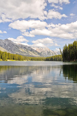 Johnson lake, Rocky Mountains (Canada)