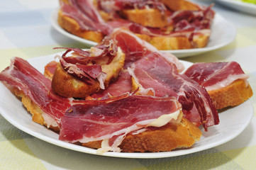 serrano ham tapas