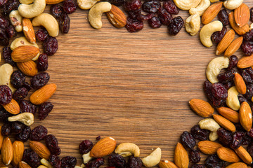 Nuts and cranberries composition