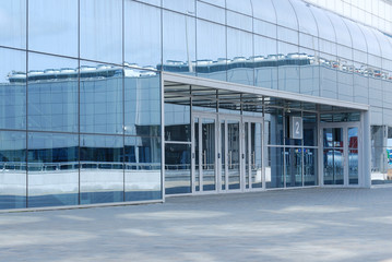Input in a building from glass and metal