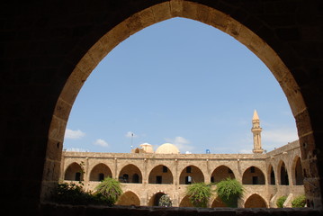 Fototapeta na wymiar Wejście do Khan el-Franj, Sydonu (Liban)