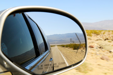 Fototapeta premium Straight road in reflection