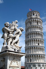 Torre di Pisa e fontana dei putti - 40988973