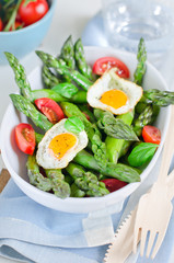 Frühlingssalat mit Spargel und Ei