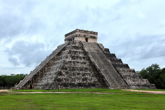 Mayan pyramid of Kukulcan
