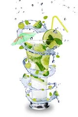 Poster Im Rahmen Frisches Mojito-Getränk mit Spritzspirale um das Glas © Jag_cz