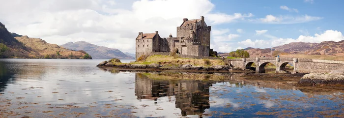 Foto op Plexiglas Kasteel Eilean Donan Castle Schotland Panorama