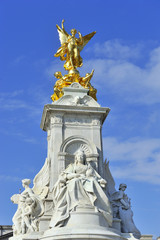 Fototapeta na wymiar Königin Victoria Denkmal Londyn Großbritanien