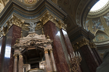 Fototapeta na wymiar St Stephans Basilica in Budapest Hungary