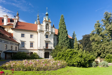 Fototapeta na wymiar Pruhonice Palace, Czech Republic
