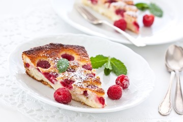 Cheesecake with raspberries
