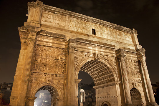 Rome - Septimus Severus triumph arch at night