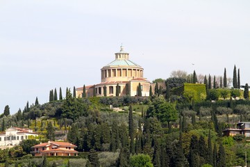Obraz premium verona - santuario della madonna di lourdes