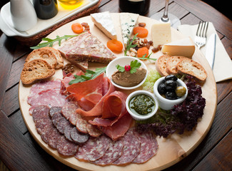 Mixed cheese, salami and Ham