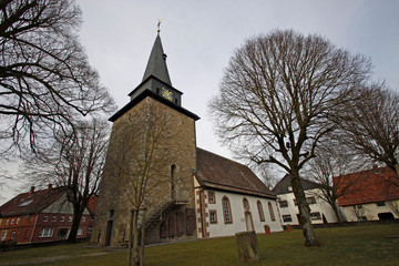 Fototapeta na wymiar Sankt Matthäuskirche in Vahlbruch