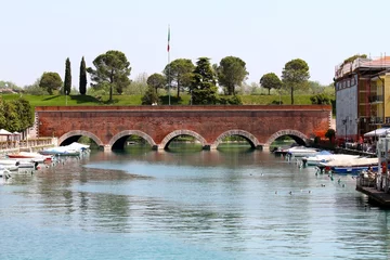 Fototapete Kanal peschiera del garda - ponte sul canale di mezzo