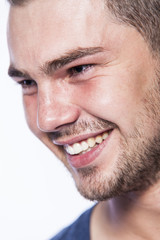 Obraz premium Portrait eines freundlichen, jungen Mannes