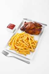 Brathähnchen mit Pommes