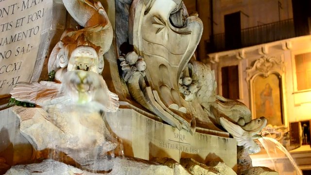 Mascherone Fontana della Piazza della Rotonda