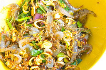 Obraz na płótnie Canvas Kungten food of thailand chrimps is live