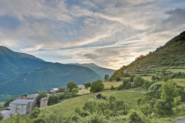 Obraz premium Buesa valley near Ordesa y Monte Perdido National Park