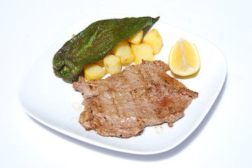 ASADO. PLATO DE FILETE DE CARNE DE TERNERA
