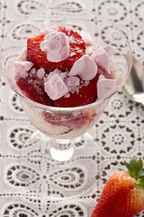 Erdbeere mit Vanillecreme