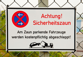 Achtung! Sicherheitszaun