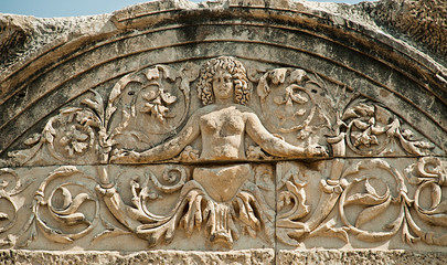 Efes Antik Kent Medusa Heykel