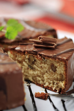 Chocolate glazed cake