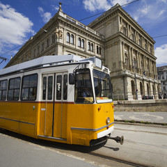 tram giallo a budapest
