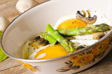 spiegeleier mit spargel