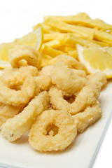 calamari fritti con patatine