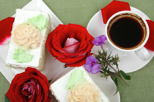 food : milked cream cake with roses