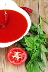tomato vegetable soup with basil and thyme
