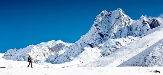 Keuken foto achterwand Himalaya Hiking in Himalaya mountains