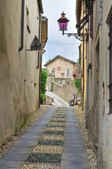 Fototapeta na wymiar Alleyway. Compiano. Emilia-Romagna. Italy.