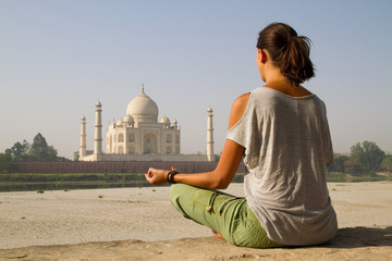 woman at Taj Mahal