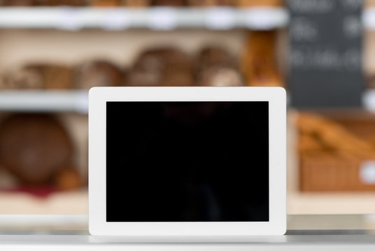 leerer monitor in der b&auml;ckerei