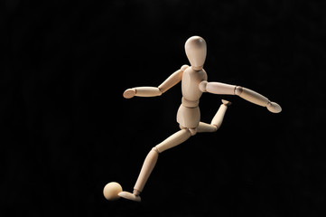 デッサン人形のキックシーン