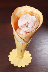 strawberry ice cream