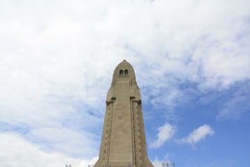 Ossuaire de douaumont Verdun Meuse champ de bataille