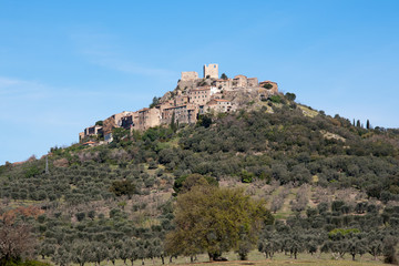 Fototapeta na wymiar Krajobraz Toskania - Medieval Montemassi wieś
