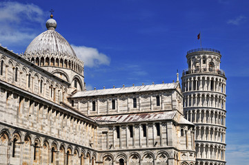 Pisa, piazza dei miracoli e torre pendente